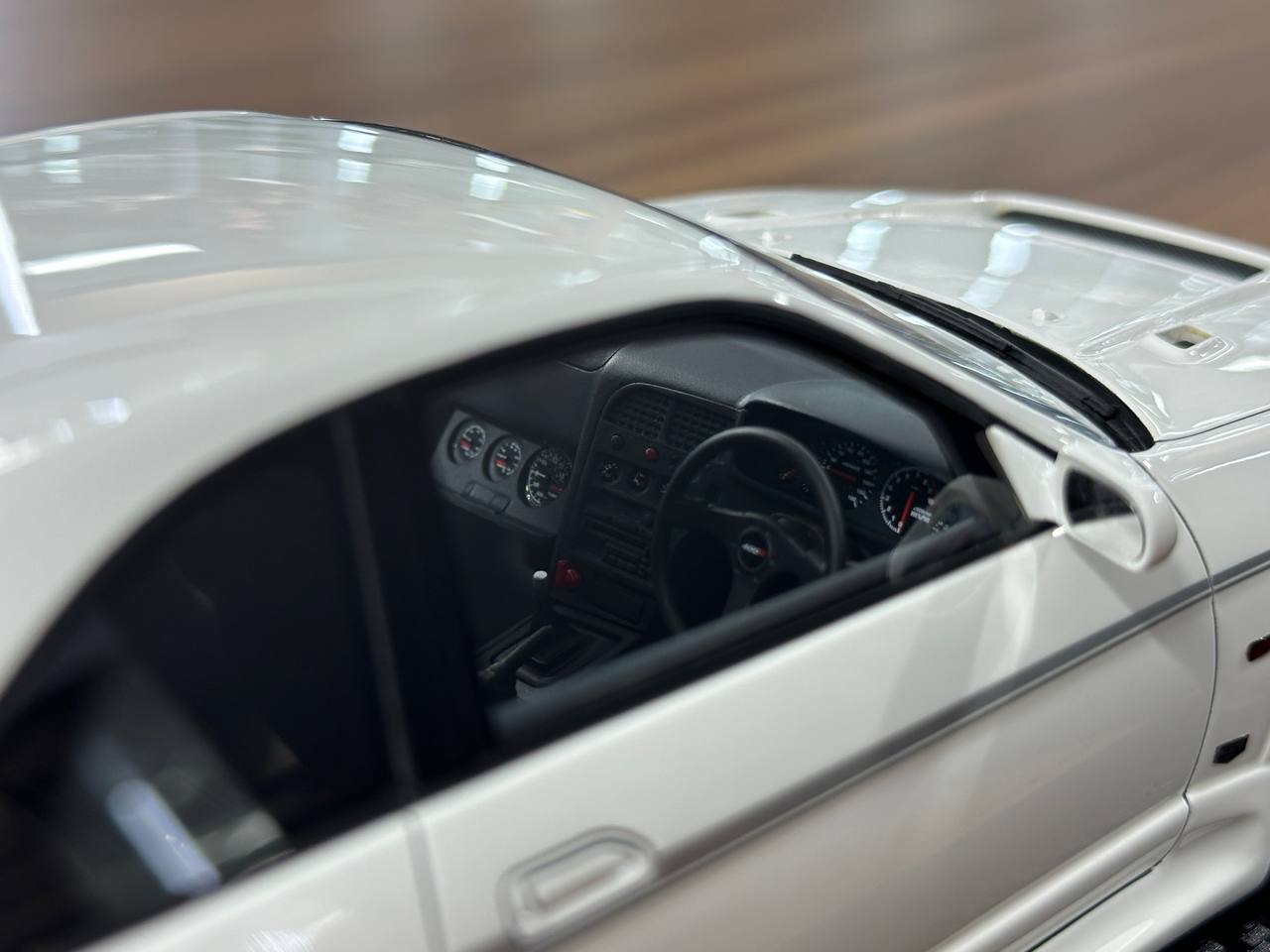 Ignition Model 1/18 Resin Nissan Skyline GT-R R33 Nismo 400R – White