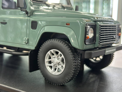 1/18 Resin Land Rover Defender 3 110 Station Wagon – GT Spirit (Grey, Limited 999 pcs)