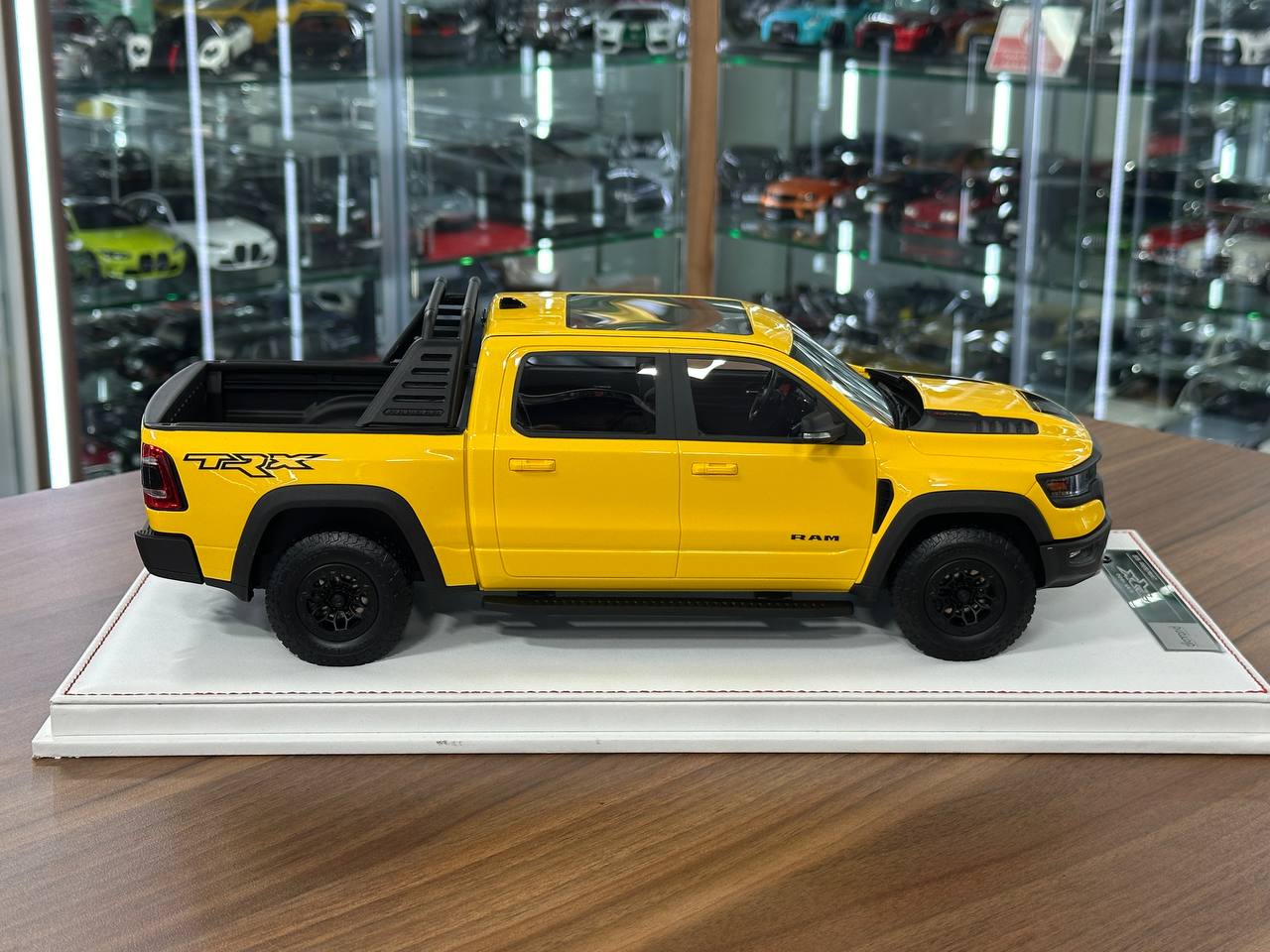 Exclusive 1/18 Dodge Ram TRX 1500 [Yellow] – Limited Edition (30 pcs)