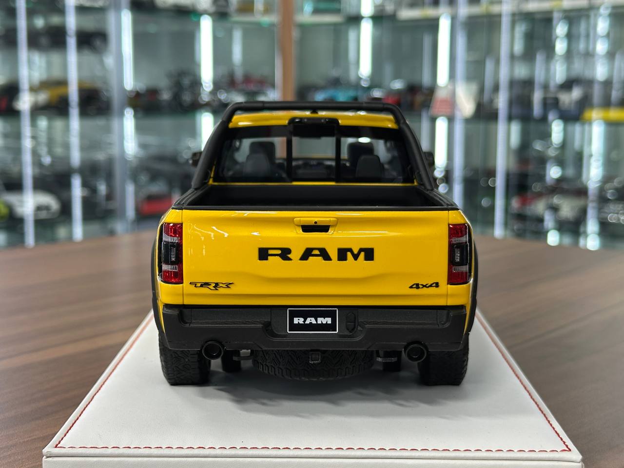 Exclusive 1/18 Dodge Ram TRX 1500 [Yellow] – Limited Edition (30 pcs)