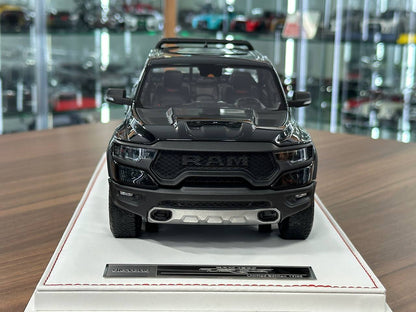 Exclusive 1/18 Dodge Ram TRX 1500 [Black Glossy] – Limited Edition (40 pcs)