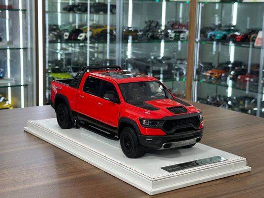Exclusive 1/18 Dodge Ram TRX 1500 [Flame Red] – Limited Edition (40 pcs)