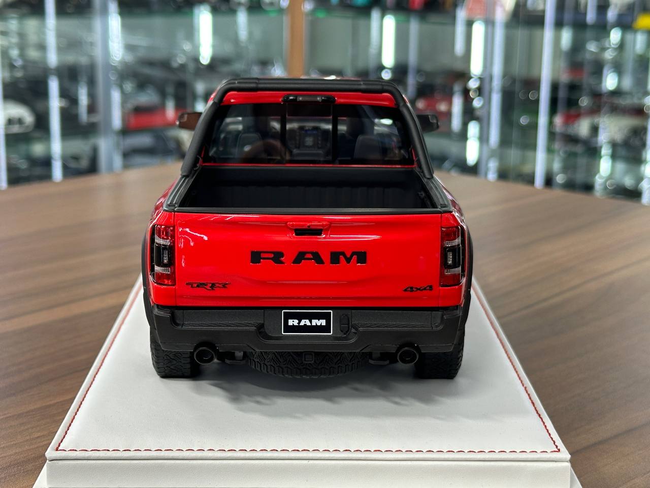 Exclusive 1/18 Dodge Ram TRX 1500 [Flame Red] – Limited Edition (40 pcs)