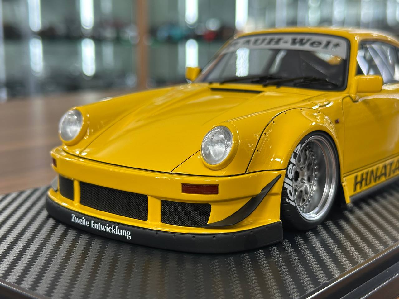 1/18 Resin Ignition Model Porsche 930 RWB – Yellow