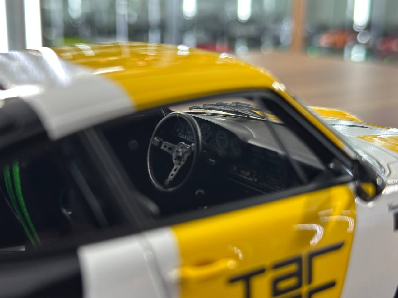 1/18 Resin Ignition Model Porsche 993 RWB Tarmac 1048 #7 – Yellow/Black