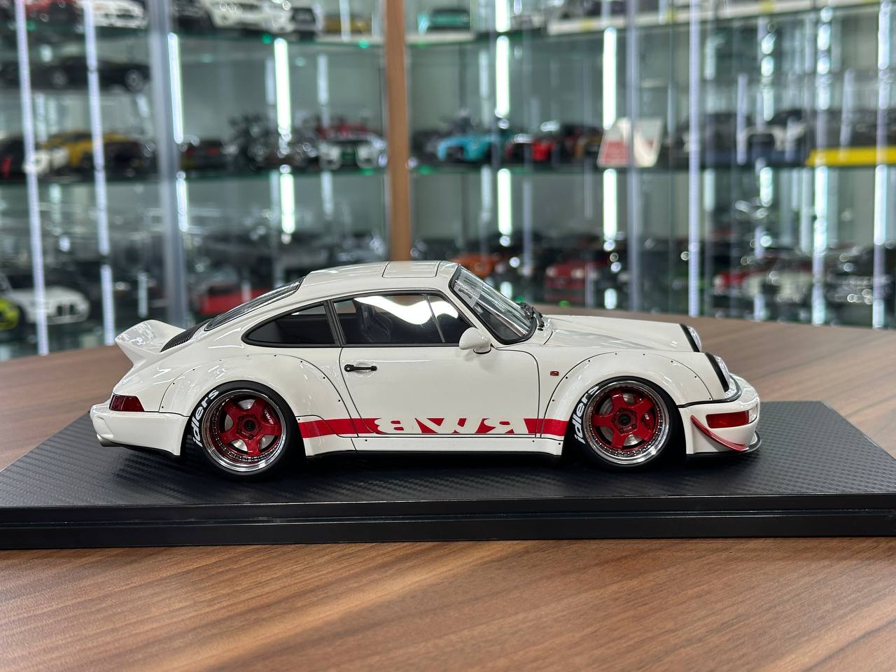 1/18 Resin Ignition Model Porsche 964 RWB – White