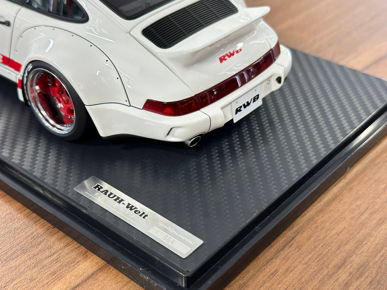 1/18 Resin Ignition Model Porsche 964 RWB – White