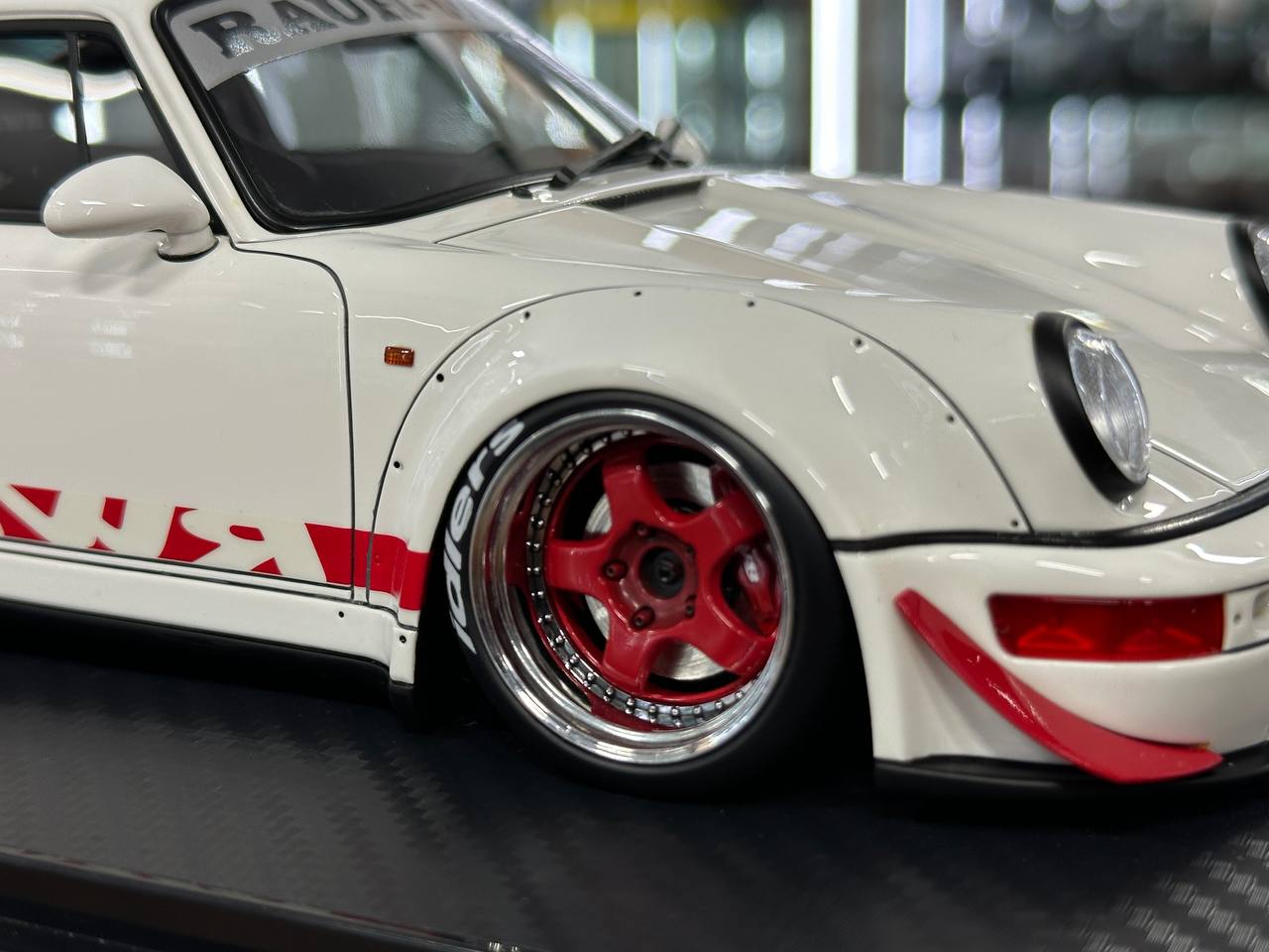 1/18 Resin Ignition Model Porsche 964 RWB – White