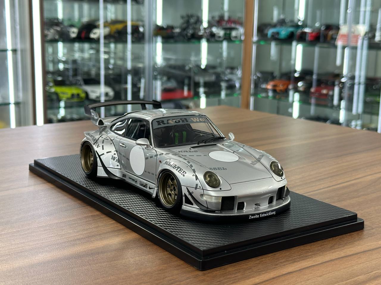 1/18 Resin Ignition Model Porsche 993 RWB – Silver