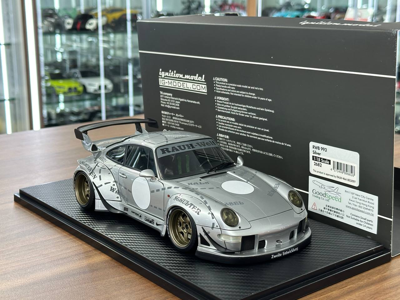 1/18 Resin Ignition Model Porsche 993 RWB – Silver
