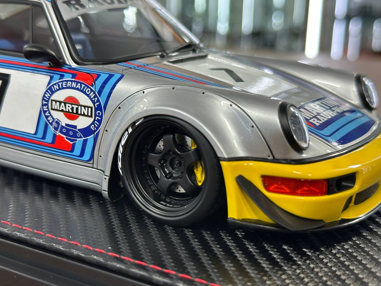 Porsche 964 RWB #7 Martini Silver/Yellow Limited Resin Model