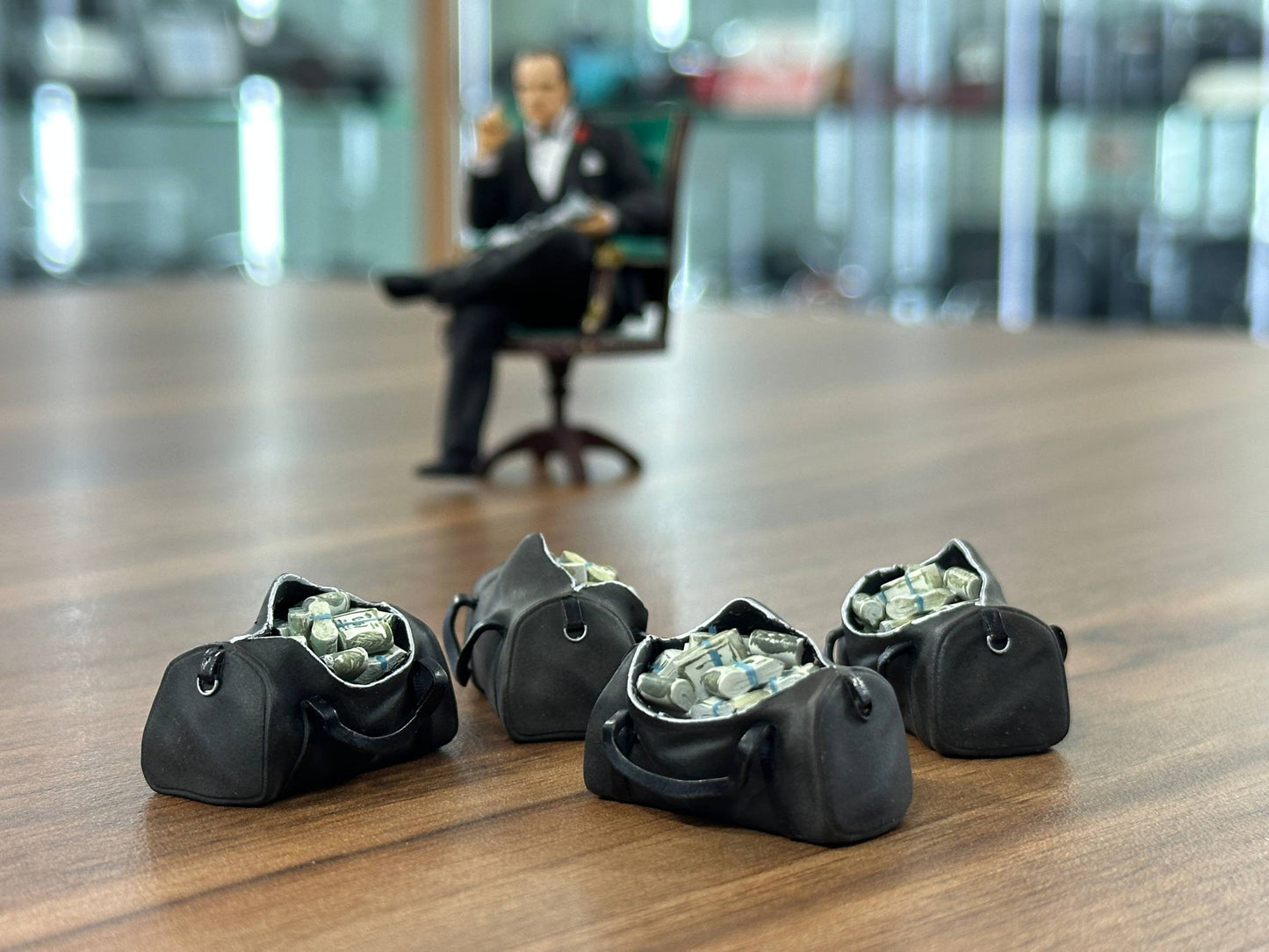 Scale Figure 3 bags with money by SF 1/18 SF-118002