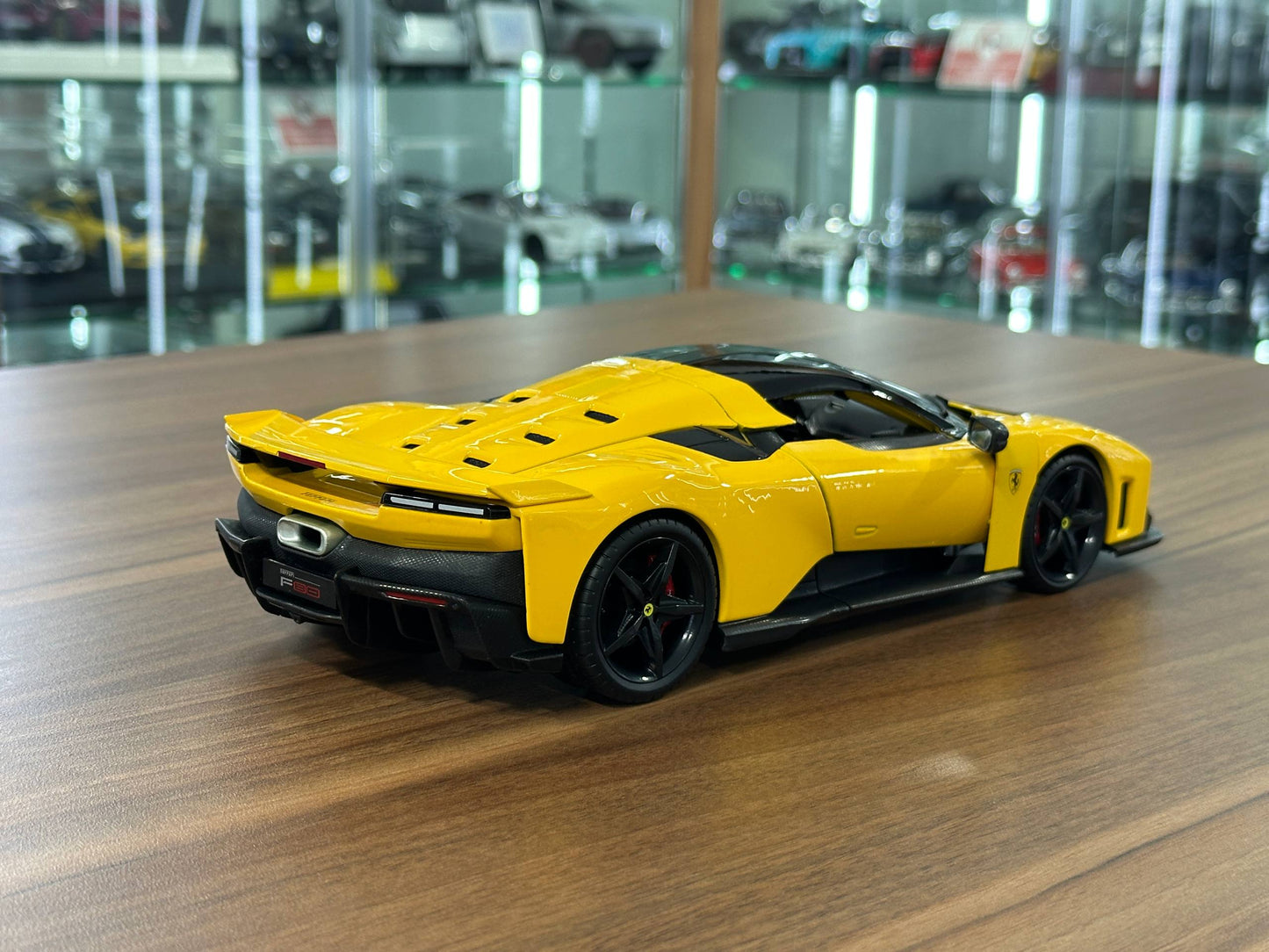 1/18 Diecast Bburago Ferrari F80 in Yellow
