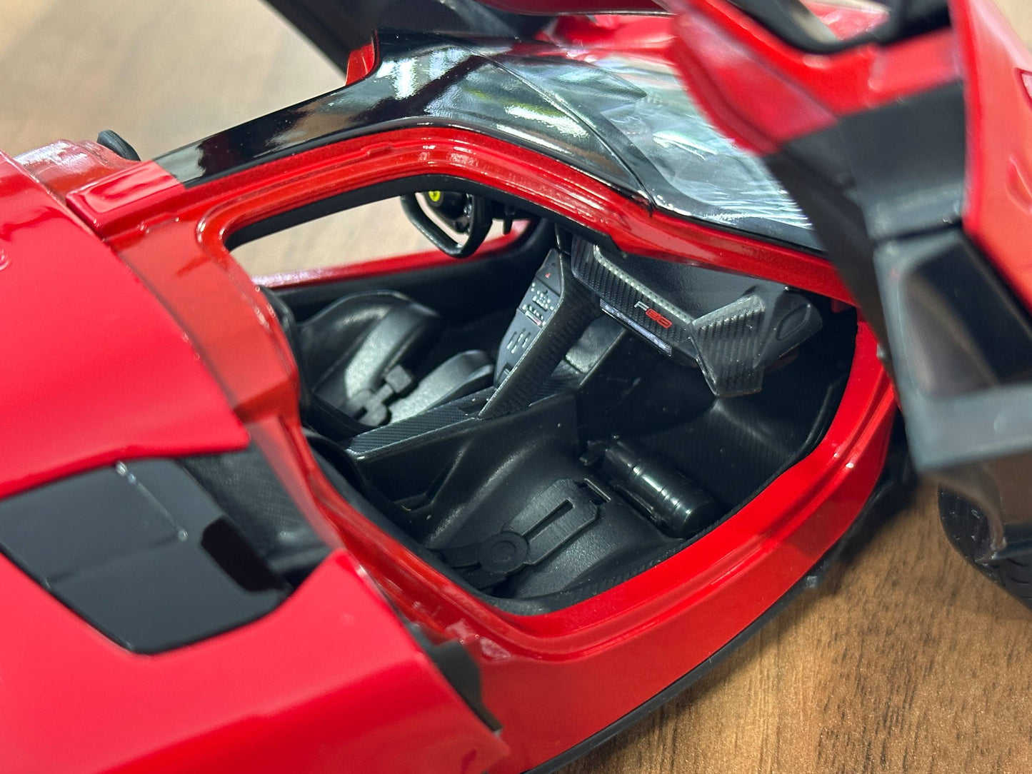 1/18 Diecast Bburago Ferrari F80 in Red