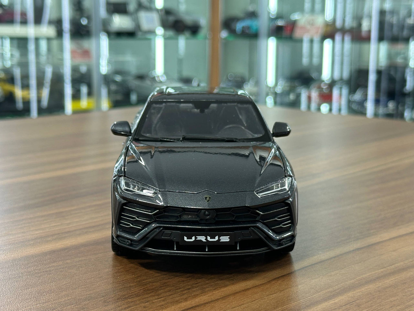 1/18 Diecast Lamborghini Urus Grey Bburago Scale Model Car