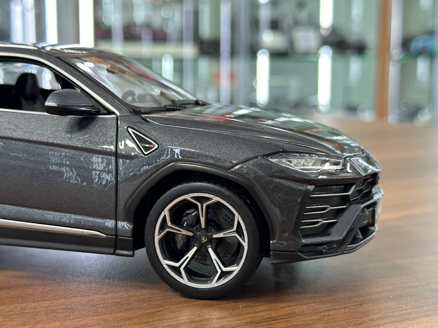 1/18 Diecast Lamborghini Urus Grey Bburago Scale Model Car