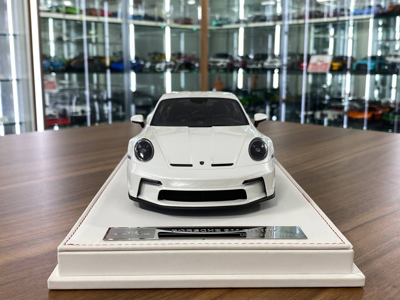 1/18 Resin IVY Models Porsche 911 S/T (992) White Black – Limited 15pcs