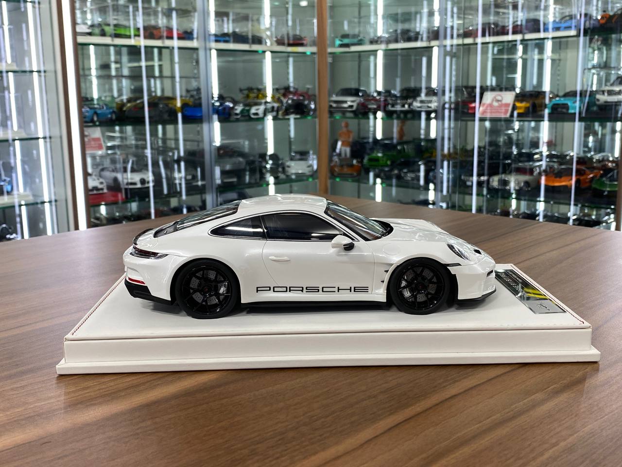 1/18 Resin IVY Models Porsche 911 S/T (992) White Black – Limited 15pcs