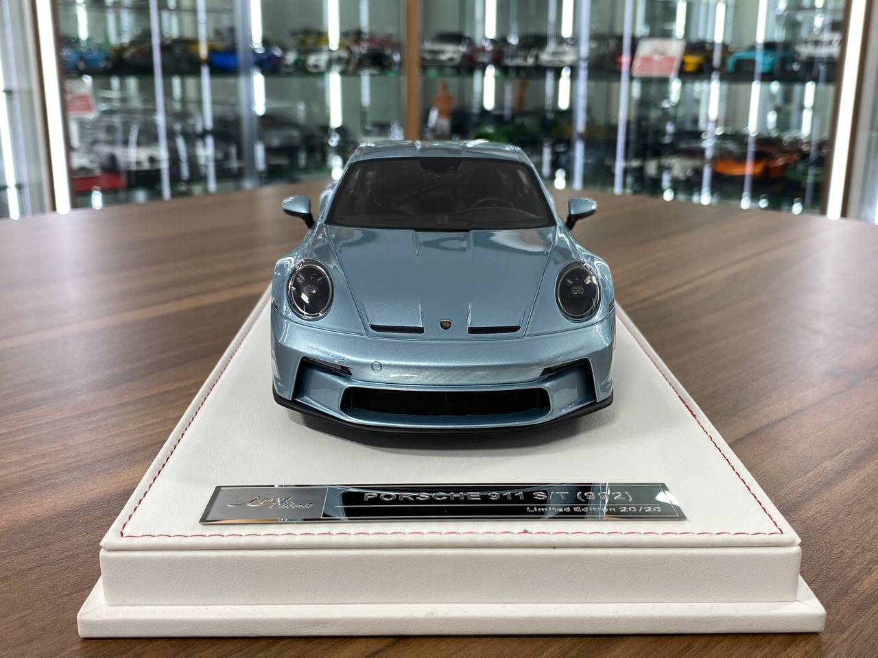 1/18 Resin IVY Models Porsche 911 S/T (992) Ice Blue Black – Limited 20pcs