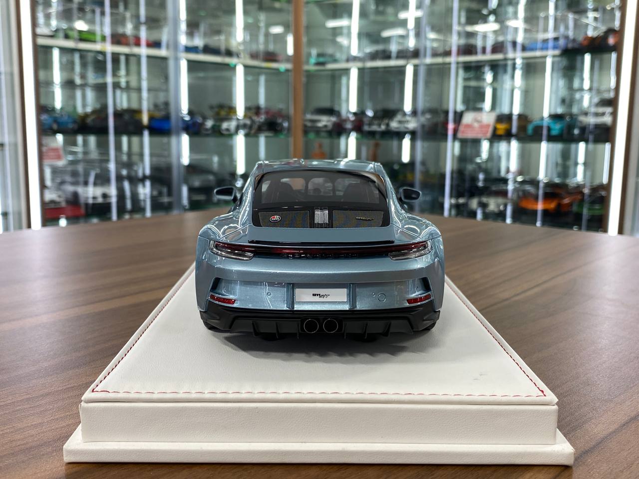 1/18 Resin IVY Models Porsche 911 S/T (992) Ice Blue Black – Limited 20pcs