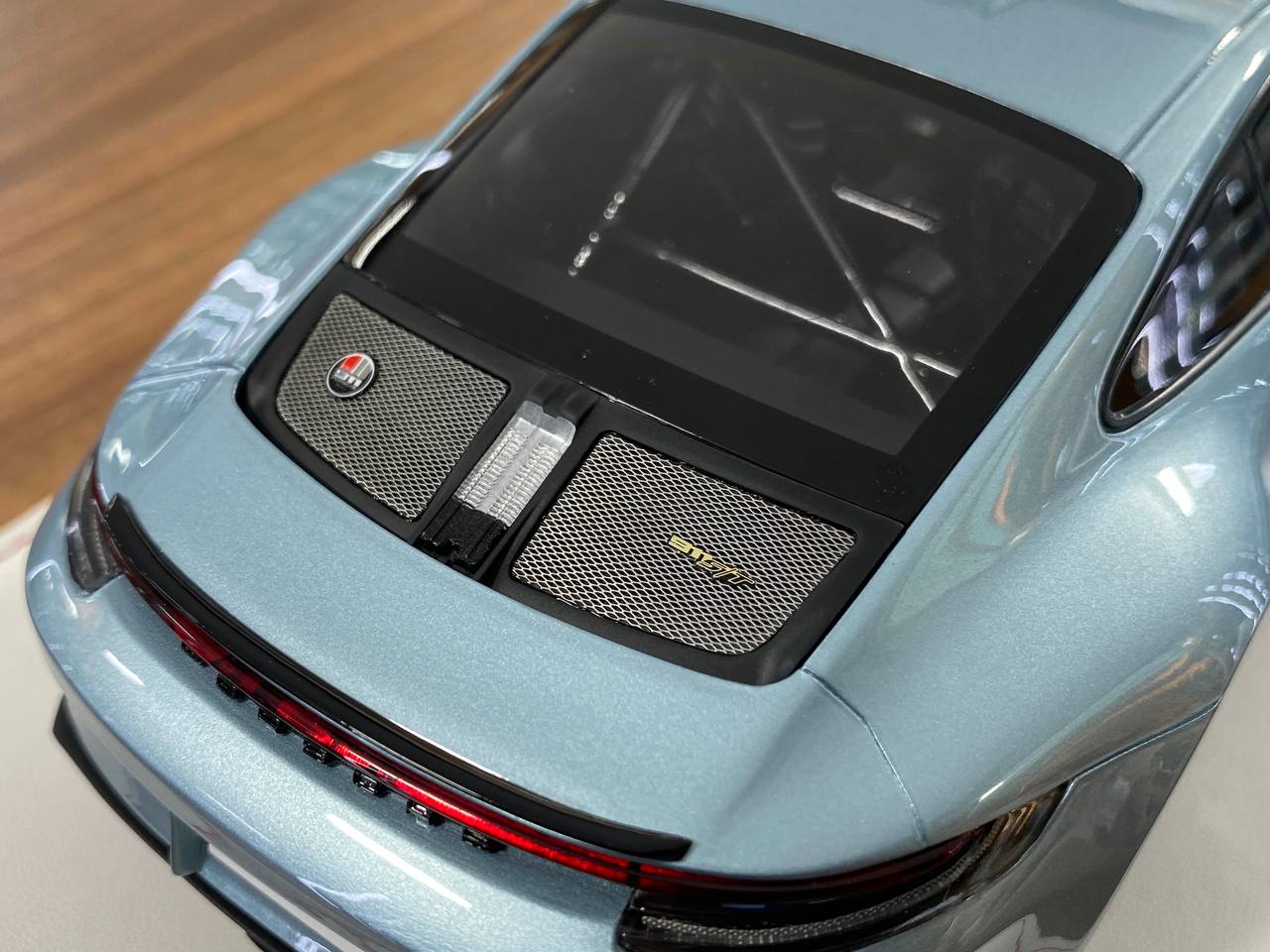 1/18 Resin IVY Models Porsche 911 S/T (992) Ice Blue Black – Limited 20pcs