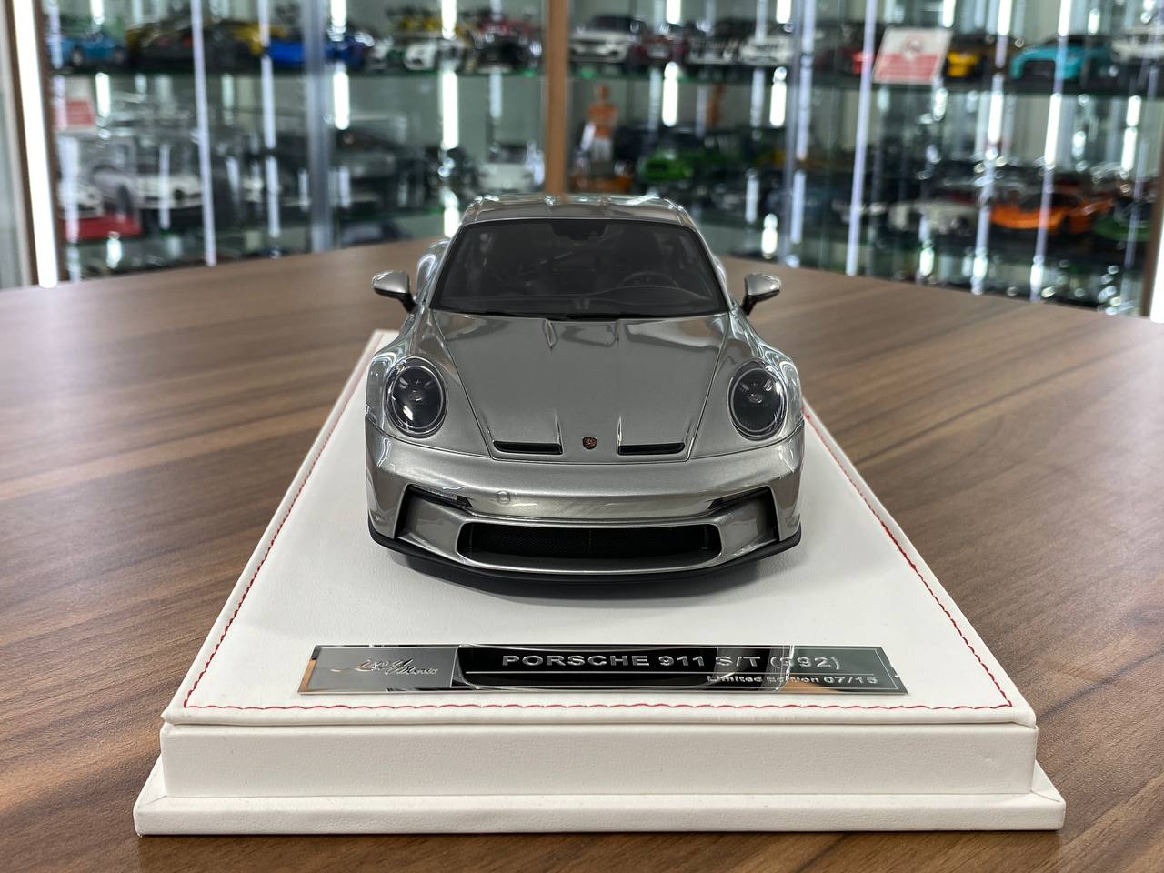 1/18 Resin Porsche 911 S/T (992) by Ivy Models in Silver/Red – Limited 15pcs