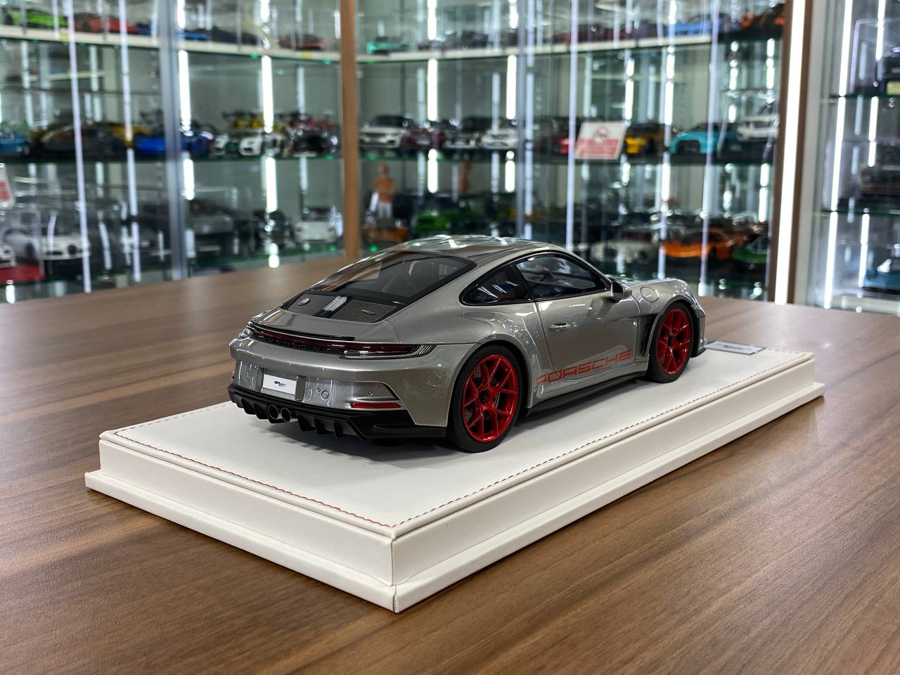 1/18 Resin Porsche 911 S/T (992) by Ivy Models in Silver/Red – Limited 15pcs