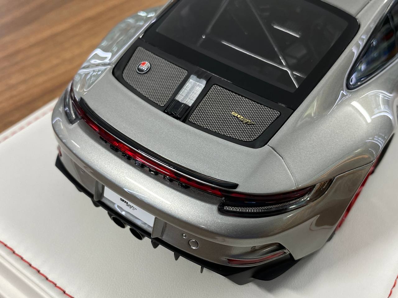 1/18 Resin Porsche 911 S/T (992) by Ivy Models in Silver/Red – Limited 15pcs