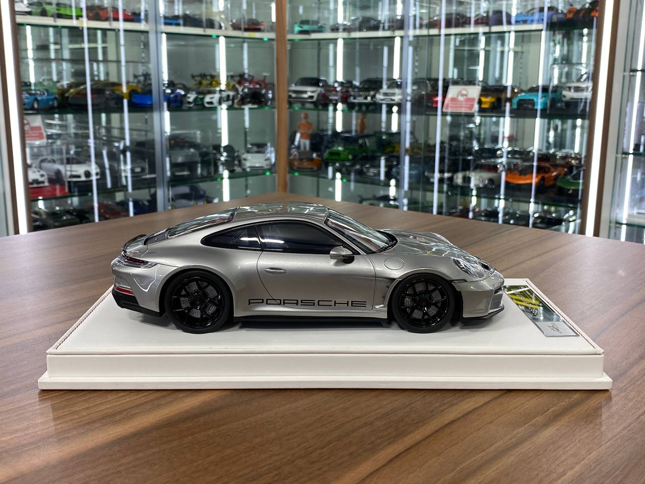 1/18 Resin Porsche 911 S/T (992) by Ivy Models in Silver/Black – Limited 15pcs