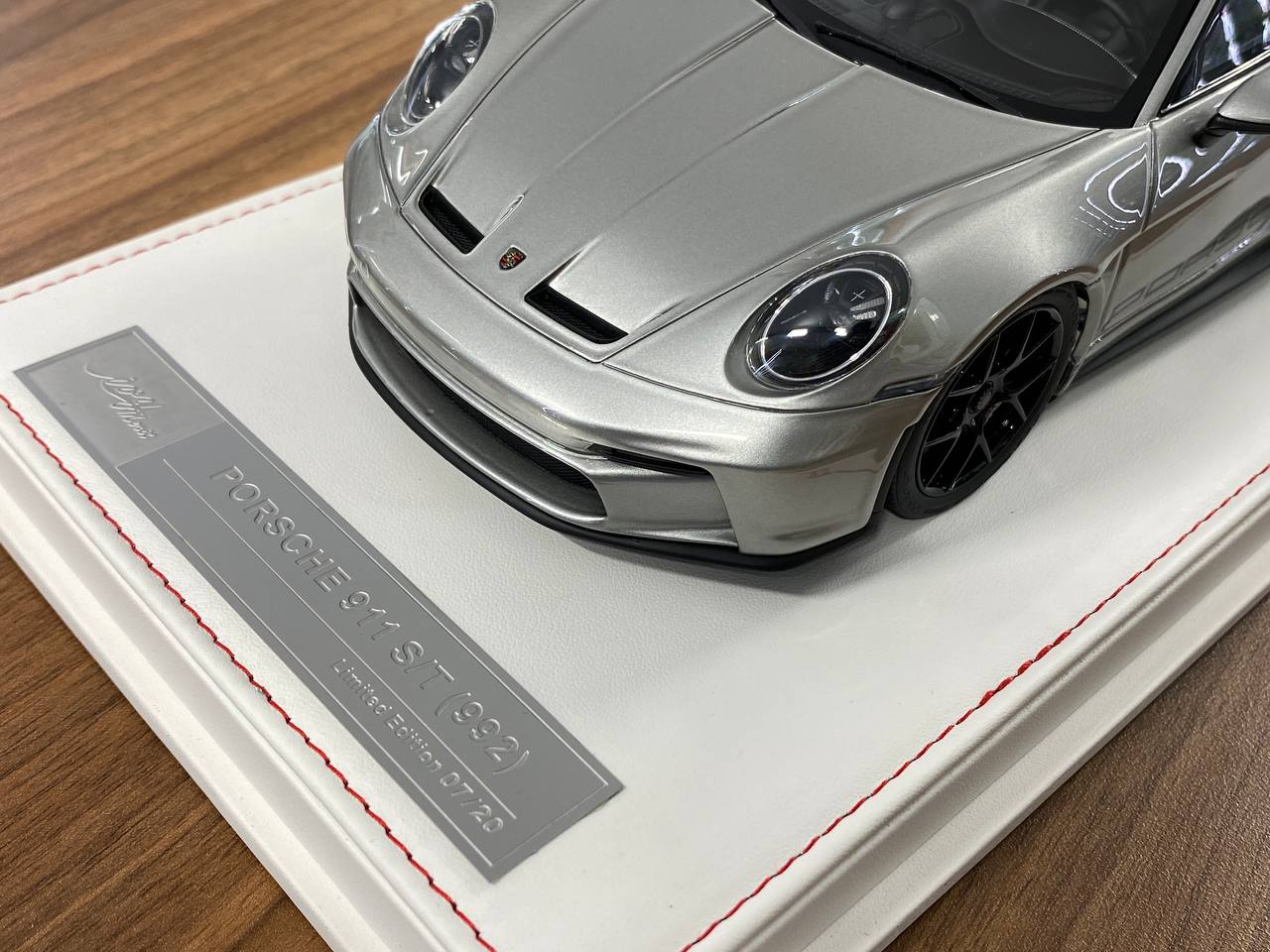 1/18 Resin Porsche 911 S/T (992) by Ivy Models in Silver/Black – Limited 15pcs