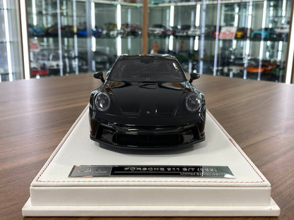 1/18 Resin Porsche 911 S/T (992) by Ivy Models in Black / Red – Limited 15pcs