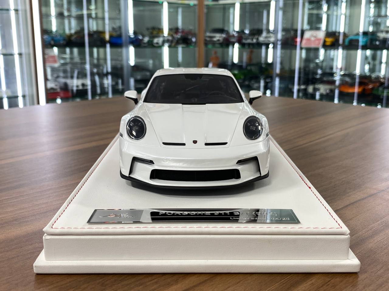 1/18 Resin Porsche 911 S/T (992) by Ivy Models in White/Red – Limited 20pcs