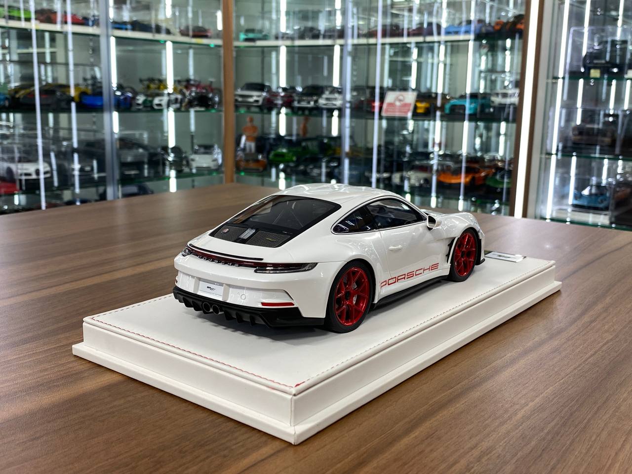 1/18 Resin Porsche 911 S/T (992) by Ivy Models in White/Red – Limited 20pcs