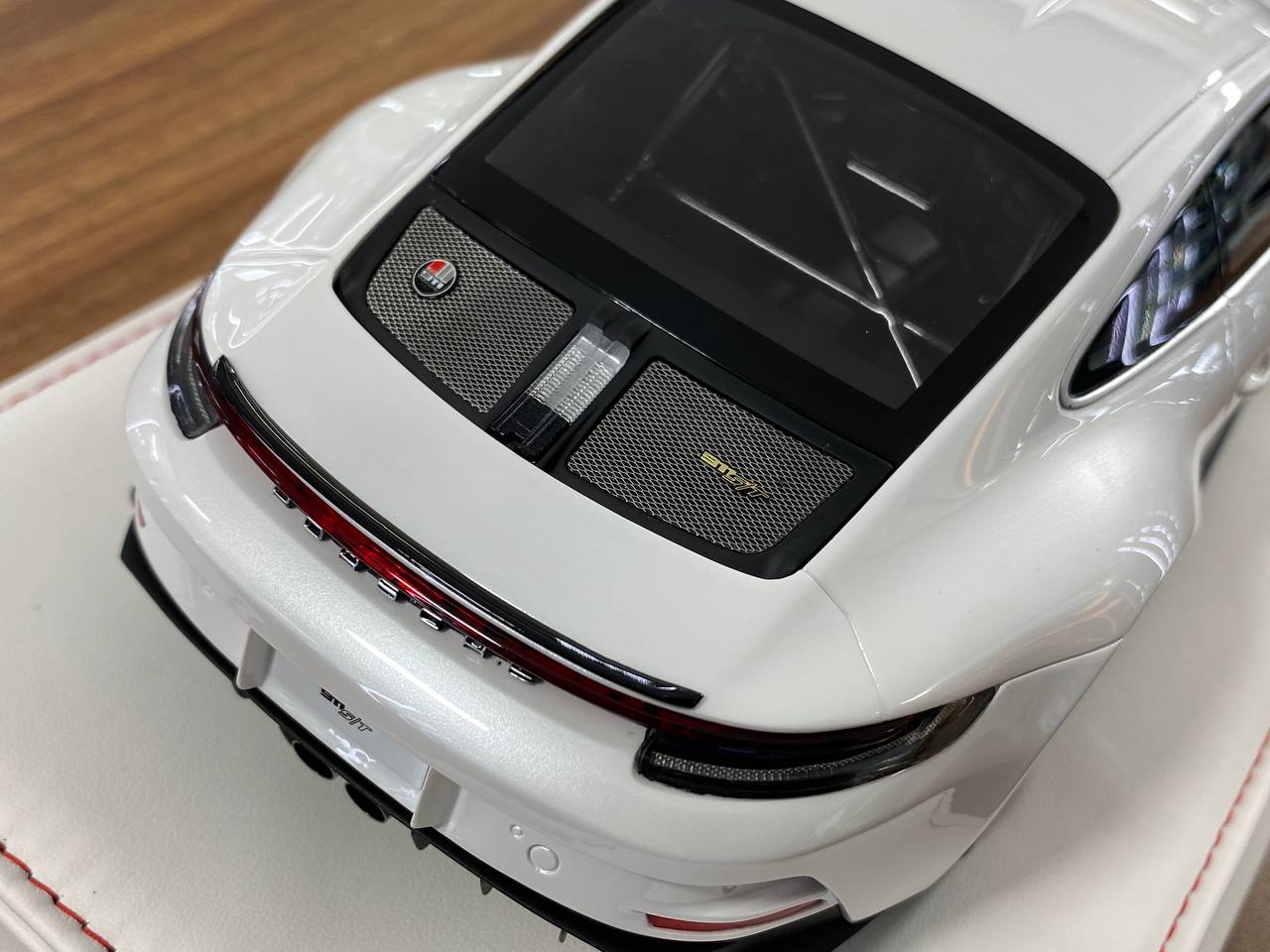 1/18 Resin Porsche 911 S/T (992) by Ivy Models in White/Red – Limited 20pcs