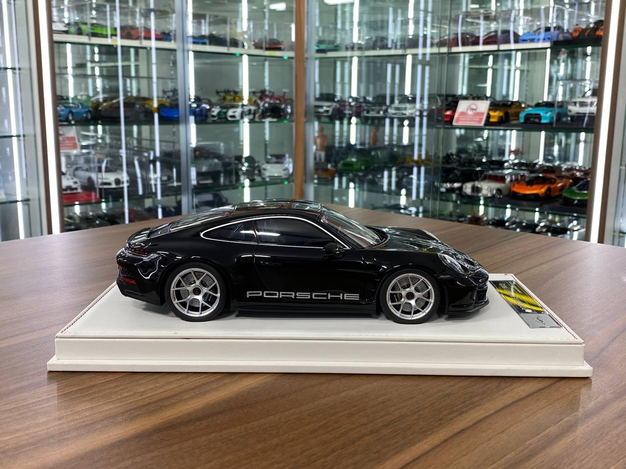 1/18 Resin Porsche 911 S/T (992) by Ivy Models in Black/Silver – Limited 15 pcs