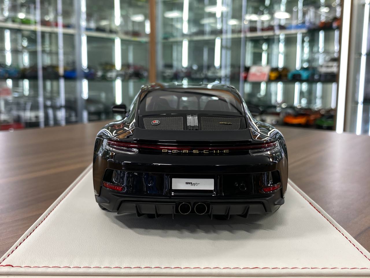 1/18 Resin Porsche 911 S/T (992) by Ivy Models in Black/Silver – Limited 15 pcs