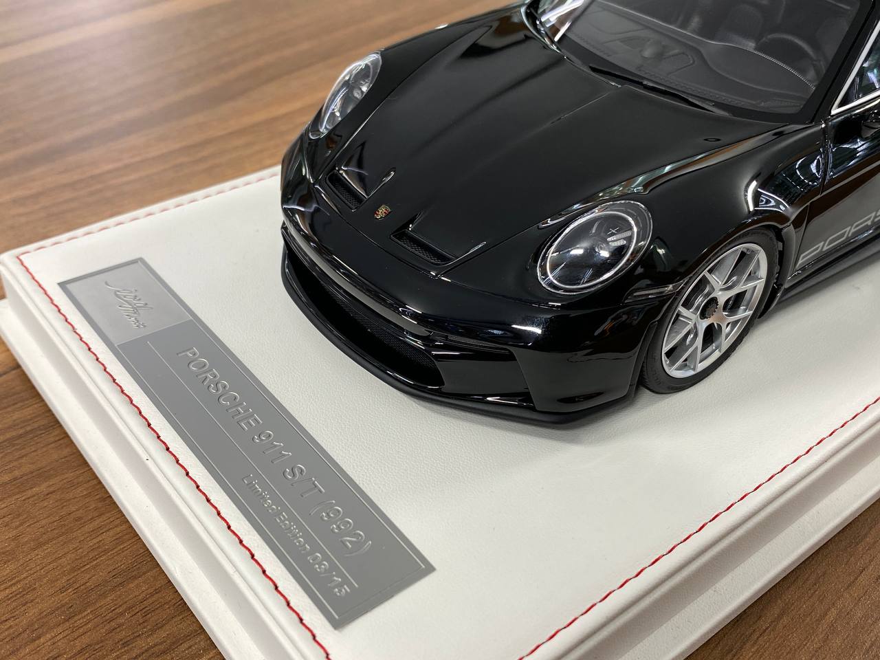 1/18 Resin Porsche 911 S/T (992) by Ivy Models in Black/Silver – Limited 15 pcs