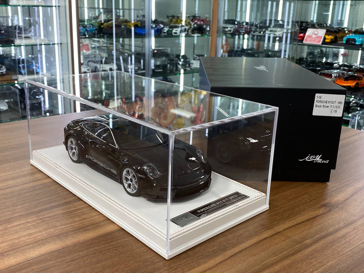1/18 Resin Porsche 911 S/T (992) by Ivy Models in Black/Silver – Limited 15 pcs