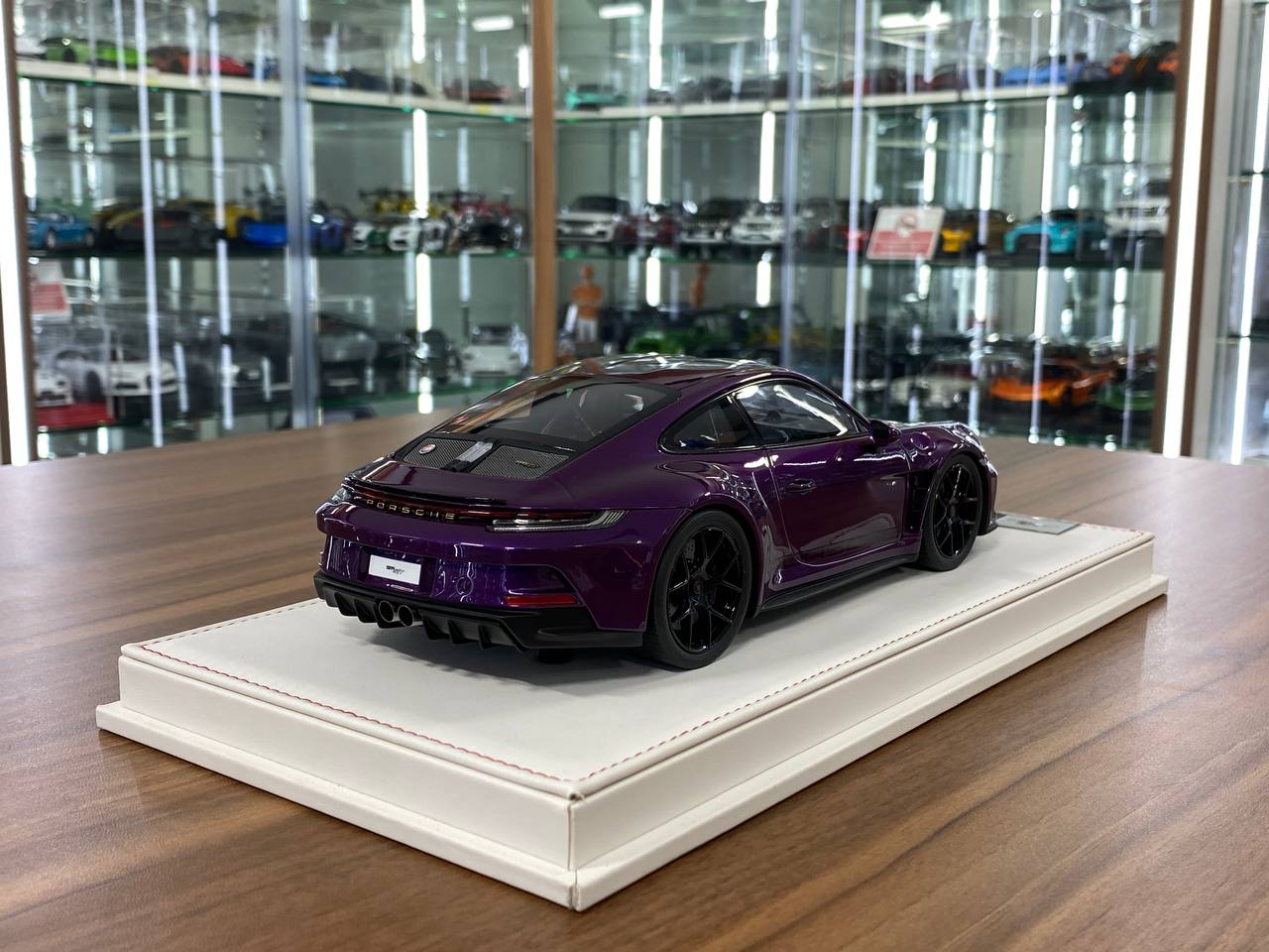 1/18 Resin Porsche 911 S/T (992) by Ivy Models in Pearl Purple/ Black – Limited 15 pcs