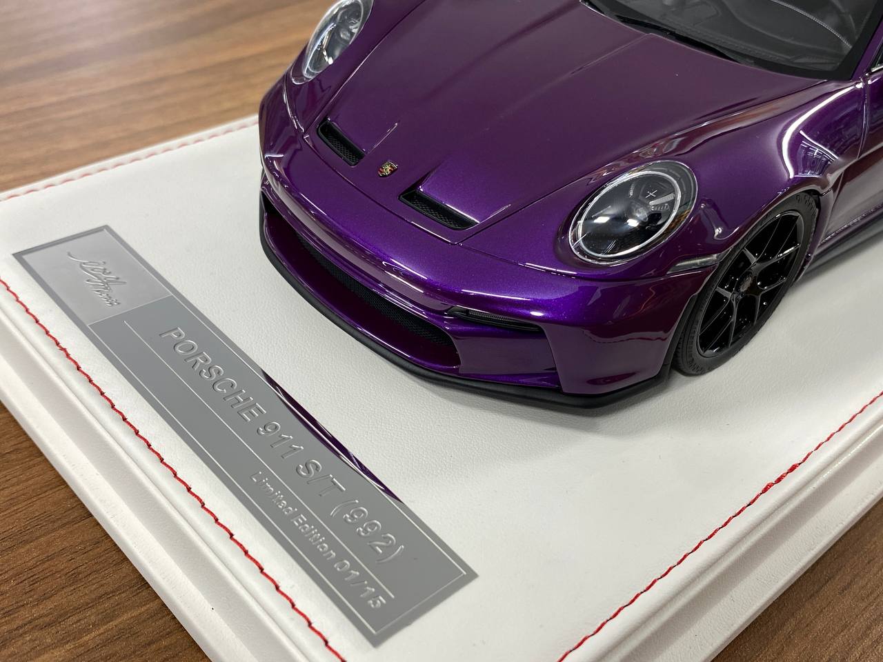 1/18 Resin Porsche 911 S/T (992) by Ivy Models in Pearl Purple/ Black – Limited 15 pcs