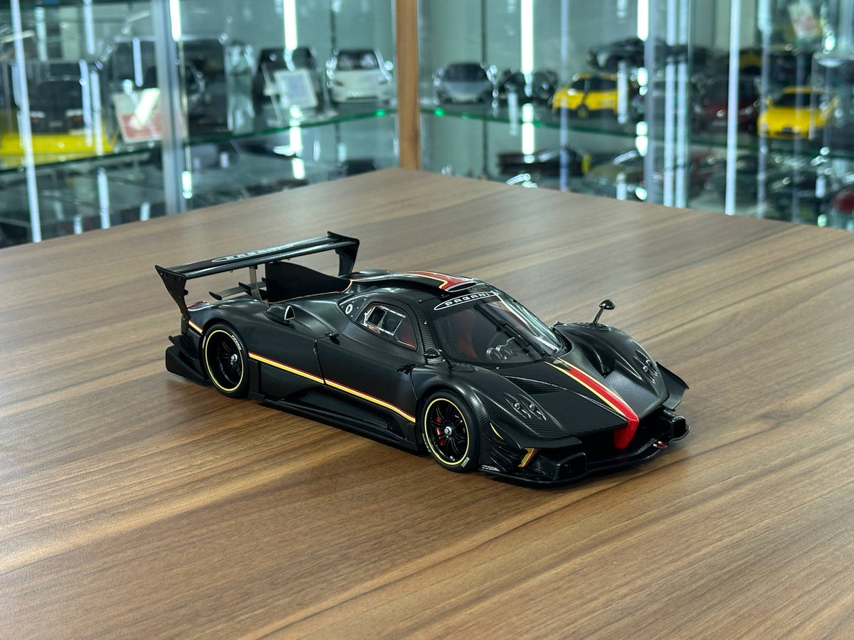 1/18 Diecast Pagani Zonda Revolucian – Black Carbon Fiber – AutoArt – Limited Edition