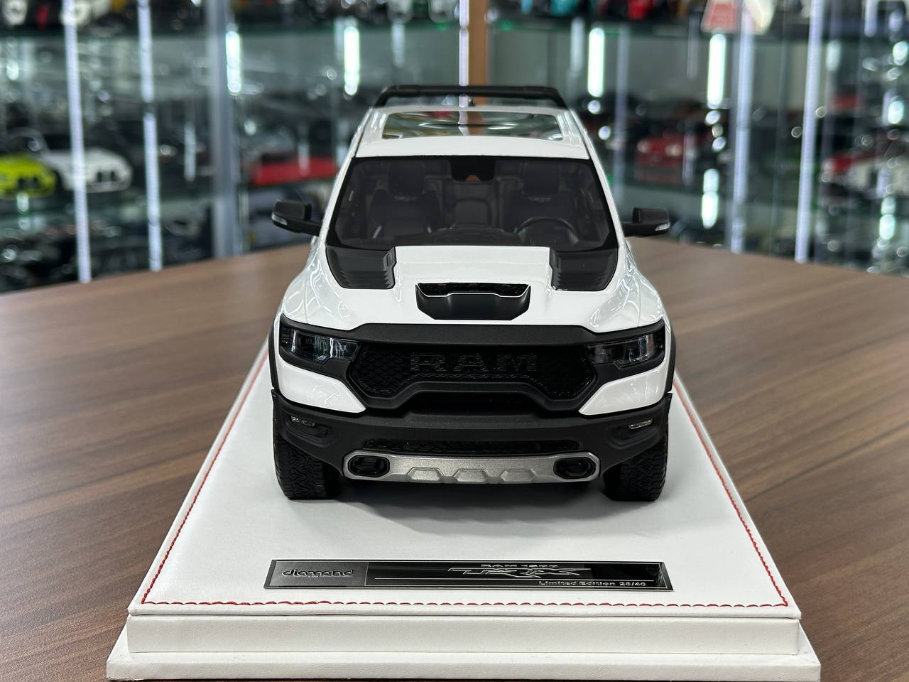 Exclusive 1/18 Dodge Ram TRX 1500 [White] – Limited Edition (40 pcs)