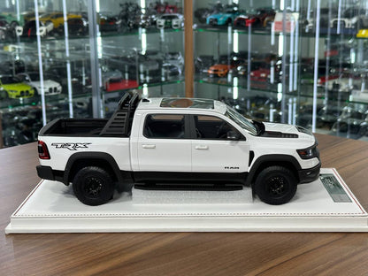 Exclusive 1/18 Dodge Ram TRX 1500 [White] – Limited Edition (40 pcs)