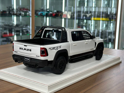 Exclusive 1/18 Dodge Ram TRX 1500 [White] – Limited Edition (40 pcs)