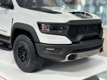 Exclusive 1/18 Dodge Ram TRX 1500 [White] – Limited Edition (40 pcs)