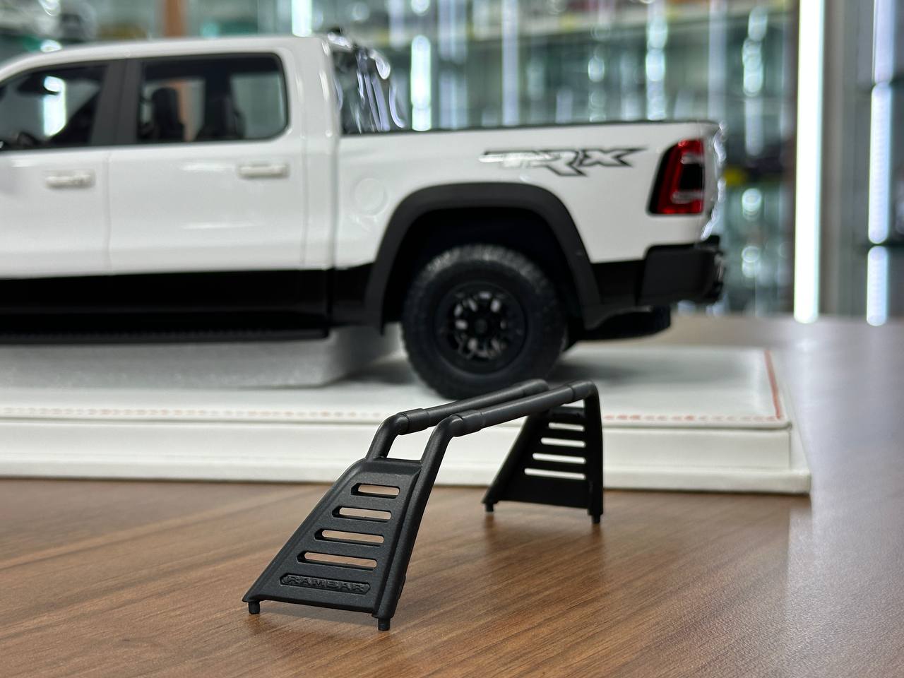 Exclusive 1/18 Dodge Ram TRX 1500 [White] – Limited Edition (40 pcs)
