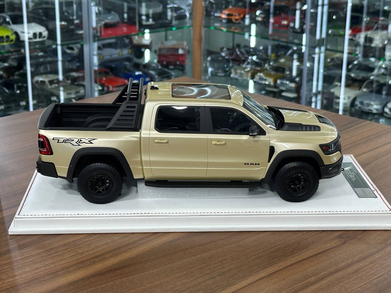 Exclusive 1/18 Dodge Ram TRX 1500 [Sand] – Limited Edition (40 pcs)