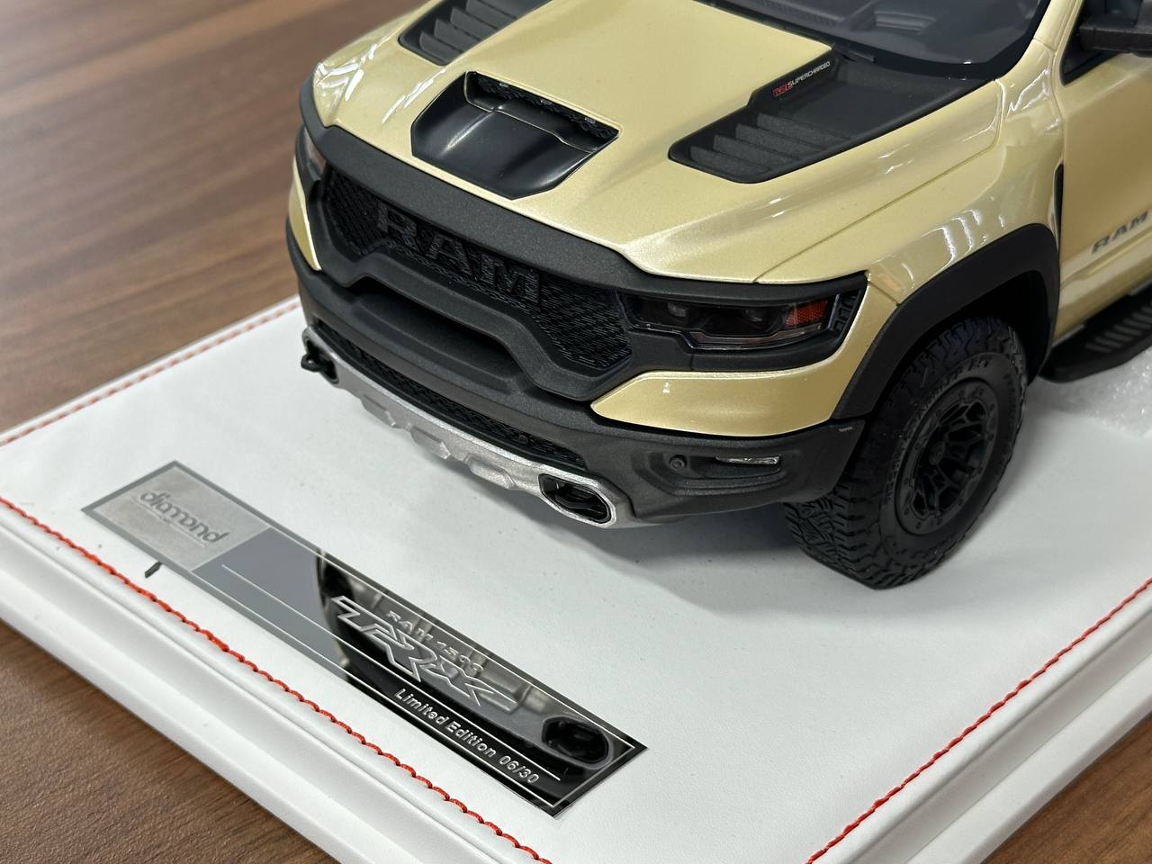 Exclusive 1/18 Dodge Ram TRX 1500 [Sand] – Limited Edition (40 pcs)