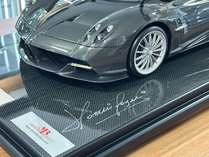 1/8 Resin Pagani Huayra Roadster (2019) – Full Carbon Fiber – MR Collection – Signed by Horacio Pagani – Limited 1 of 1
