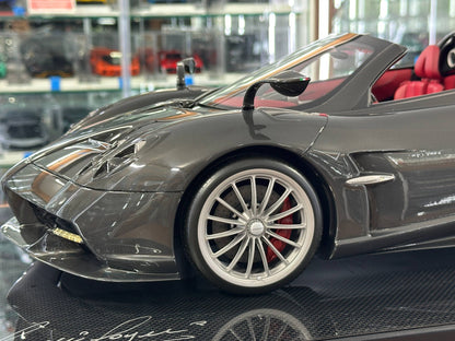 1/8 Resin Pagani Huayra Roadster (2019) – Full Carbon Fiber – MR Collection – Signed by Horacio Pagani – Limited 1 of 1